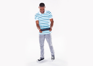 Illustration for article titled It's Time for Pictures of People Looking Like Idiots Playing the Wii U
